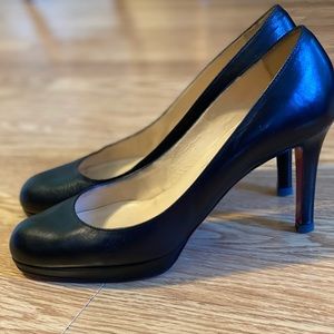 Christian Louboutin (AUTHENTIC) Simple Leather Pumps with Platform